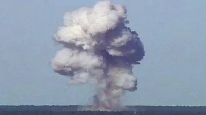 Así detonó la bomba GBU-43/B durante una prueba en Florida (EE.UU.) en 2003.