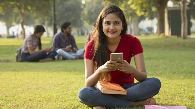 అమ్మాయి ఫోన్