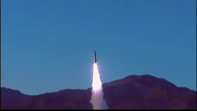 Северокорейские ракетные испытания становятся обычным явлением. Однако эксперты считают, что воскресный запуск баллистической ракеты имел особое значение.