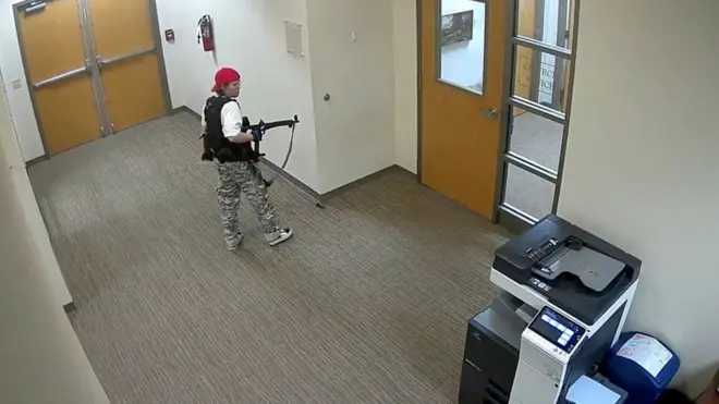 Snimak bezbednosne kamere u školi