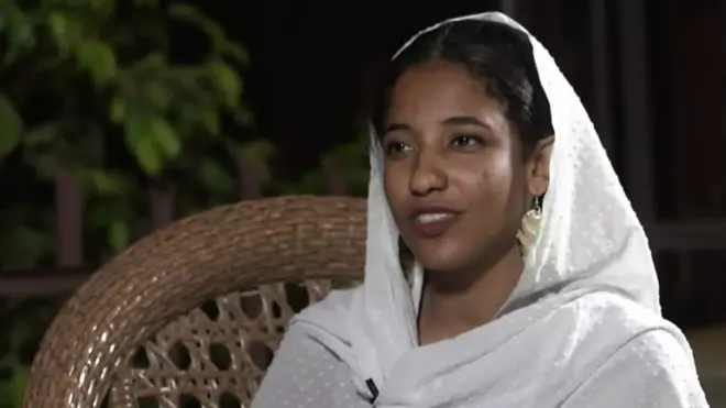 الناشطة السودانية آلاء صالح