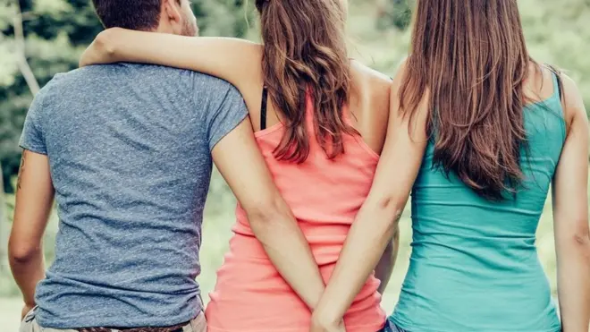 Молоді люди