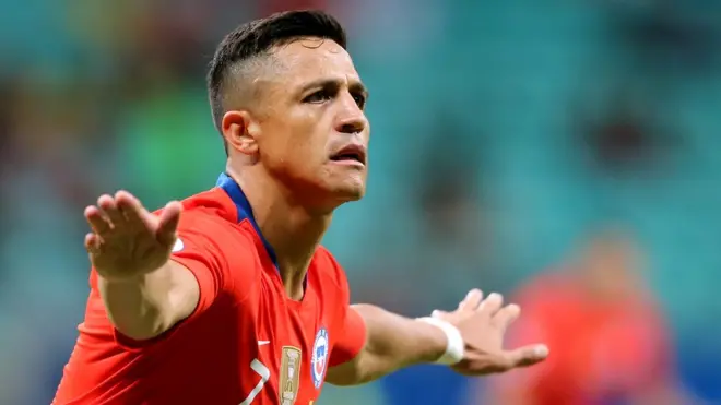 Alexis marcó un golazo y sentenció la derrota de Ecuador.