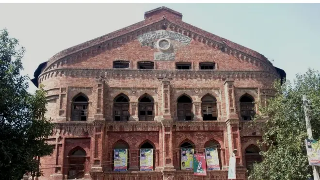 بریڈلاؤ ہال