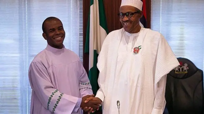 File foto: President Muhammadu Buhari and Rev. Fr. Mbaka in the Statehouse, Abuja, for December 2015