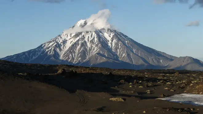 O vulcão Bolshaya Udina tem maisjogos de hoje aposta ganha3.000 metros e fica na península russajogos de hoje aposta ganhaKamchatka, no extremo leste da Rússia, ao norte do Japão