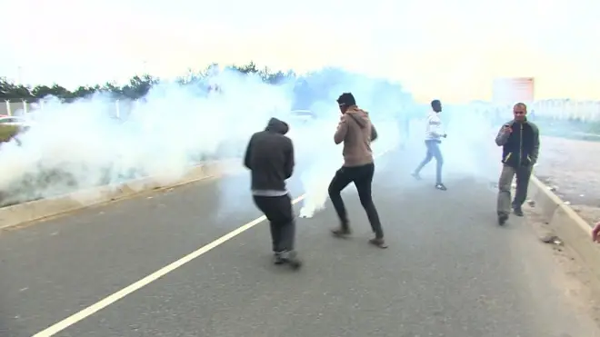 درگیری نوجوانان پناهخجو با پلیس فرانسه