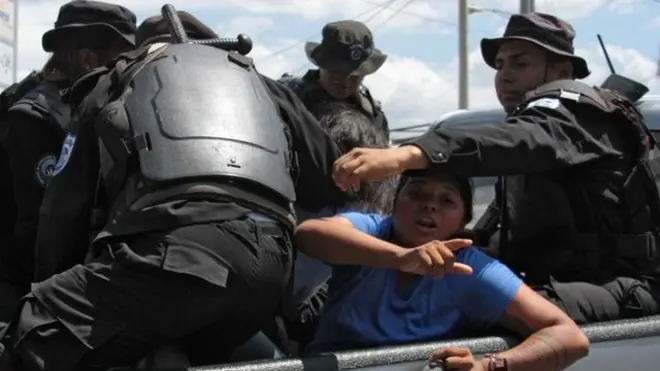 Más de 100 personas fueron detenidas en Managua este sábado por una policía cuya actuación fue duramente criticada por organismos internacionales.