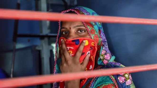 В Индии возобновляется движение поездов, несмотря на рост числа заражений