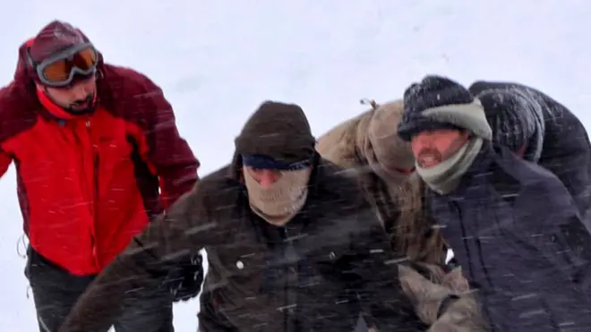 Спасательным работам мешает плохая погода