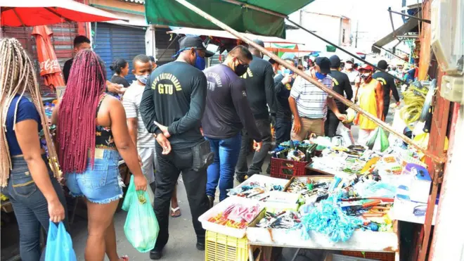 Fiscalização da Prefeitura encontrou ruas e feiras cheias durante o lockdown