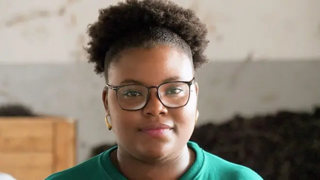 Yaye Souadou est à la tête d'une usine de recyclage de pneus usagés. - Sénégal