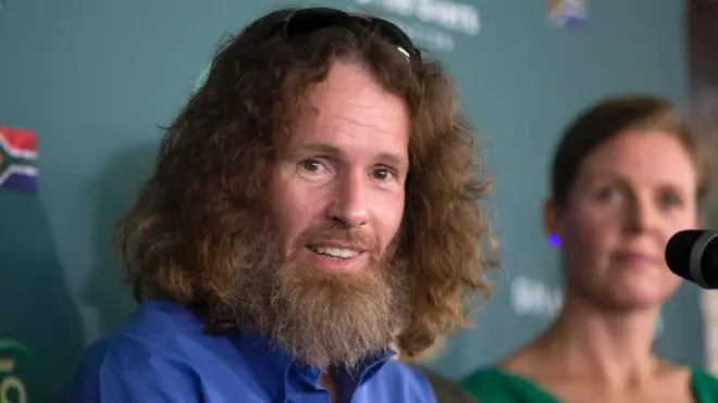 Stephen McGown menjalani penahanan oleh kelompok al Qaida di satu kawasan di Gurun Sahara selama setidaknya lima tahun sebelum dibebaskan pada Juli 2017.