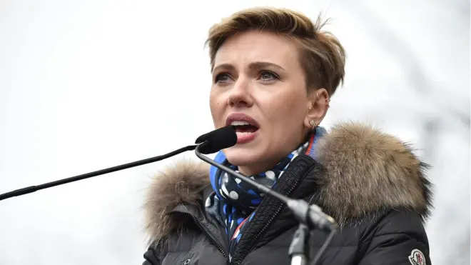 Scarlett Johansson en la protesta