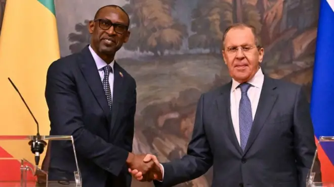 Russian Foreign Minister Sergei Lavrov and his Malian counterpart Abdoulaye Diop shaking hands after meeting in Moscow