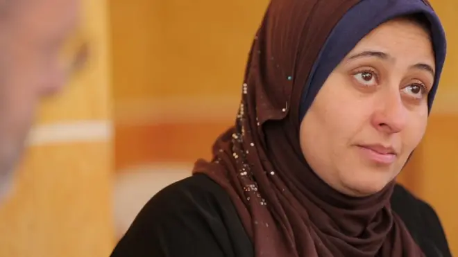 إيمان نصر طه والدة حامد أحد ضحايا حادث الغرق ومازال مفقودا