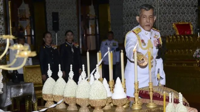 ဒဿမမြောက် ရာမ ဘုရင် ဘွဲ့အမည်နဲ့ နန်းတက် လာ