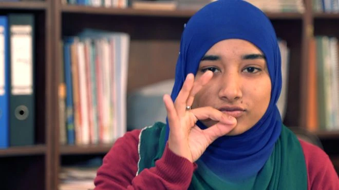 قوت گویائی سے محروم افراد کے لیے اشاروں کی زبان کس طرح کی ہوتی ہے