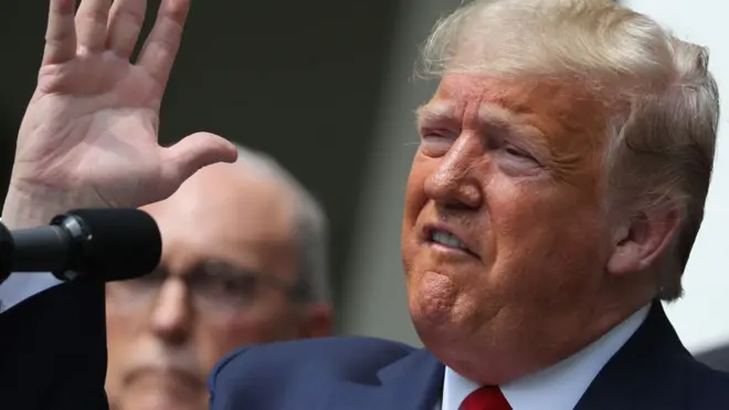 قال الرئيس ترامب إنه يجب المساواة بين الجميع خلال تطبيق القانون