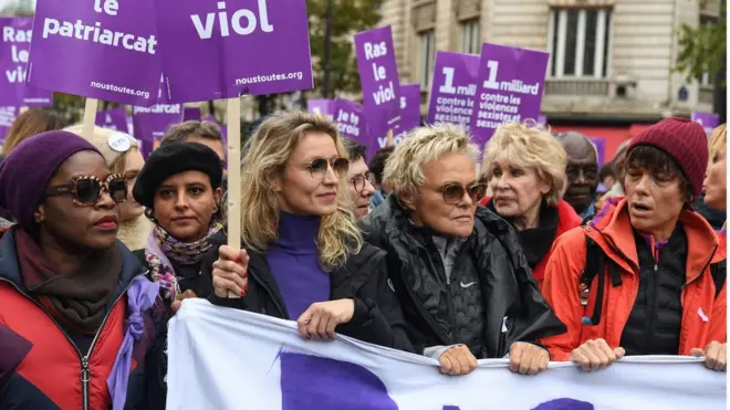 جانب من مظاهرات حاشدة مناهضة للعنف ضد المرأة شهدتها العاصمة الفرنسية باريس