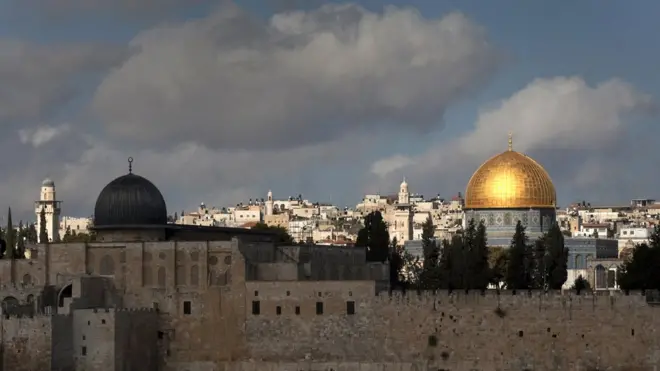 تتمتع مدينة القدس بأهمية خاصة لأصحاب الديانات السماوية الثلاث اليهودية والمسيحية والإسلام