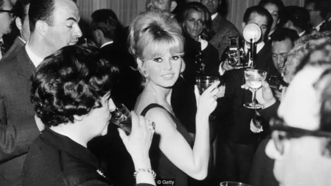 Perempuan megambil perana sentral di tahun 40an. Brigitte Bardo dan Simone de Beauvoir adalah beberapa dari mereka