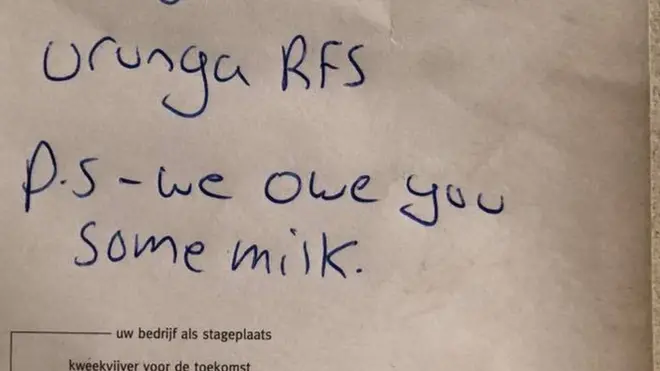 The Urunga Rural Fire Service left this note behind on Mr Sefky's kitchen counter