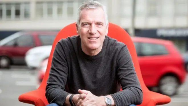 ستان بولاند كان يرأس سابقا شركتين بريطانيتين في مجال التكنولوجيا قبل أن يبيعهما بقيمة إجمالية تفوق مليار دولار