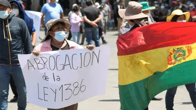 La ley 1386 es cuestionada por los trabajadores informales.