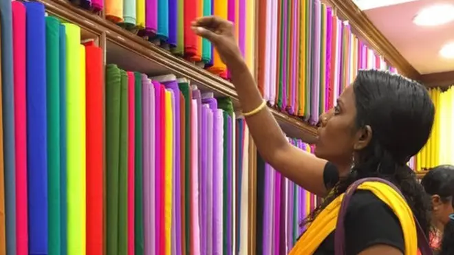 કાપડની દુકાન