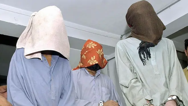 بی ایل اے کے گرفتار کارکنوں کو میڈیا کے سامنے پیش کیا جا رہا ہے (فائل فوٹو)