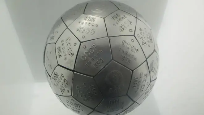 Хрущевдун АКШ президенти Дуайт Эйзенхауэрге берген белегинин көчүрмөсү