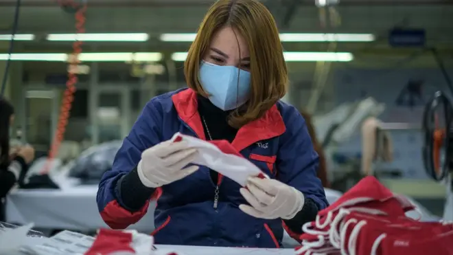 Dệt may cũng là một trong những ngành chịu ảnh hưởng nhiều bởi dịch COVID-19.
