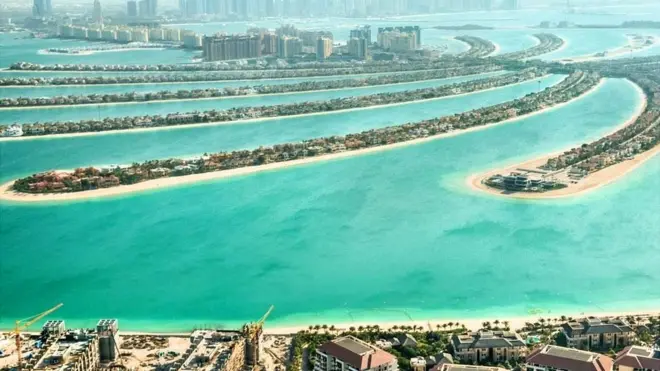 "Avenidas" que entran al mar