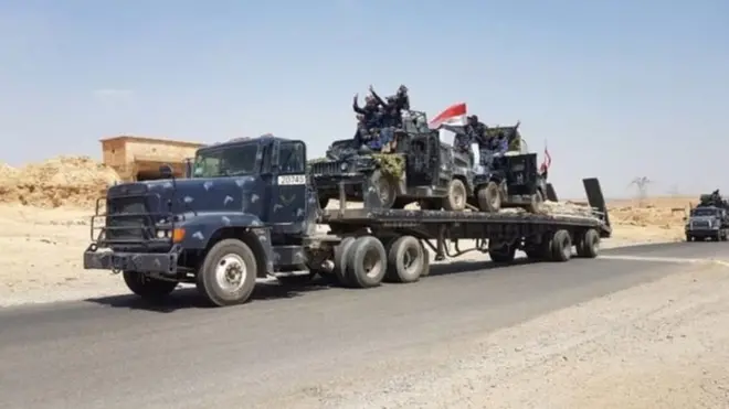 Місто розташоване на прямому шляху між Мосулом і сирійським кордоном