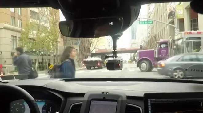 اوبر نے امریکہ میں بغیر ڈرائیور والی کاریں متعارف کروائی ہیں ۔