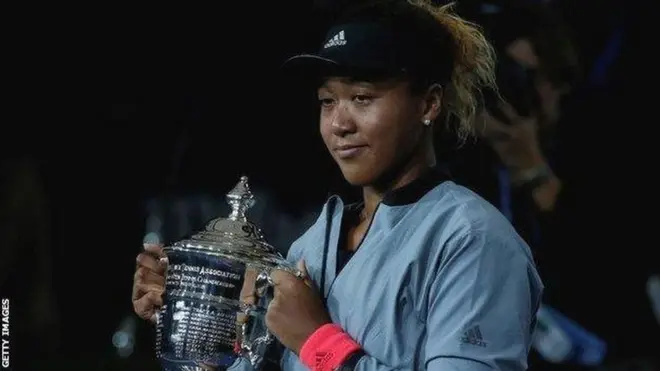 Naomi Osaka était en larmes lors de la cérémonie d'après-match.