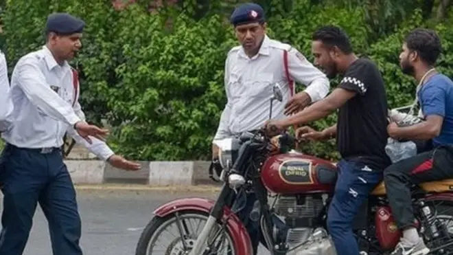 ट्रैफिक नियम