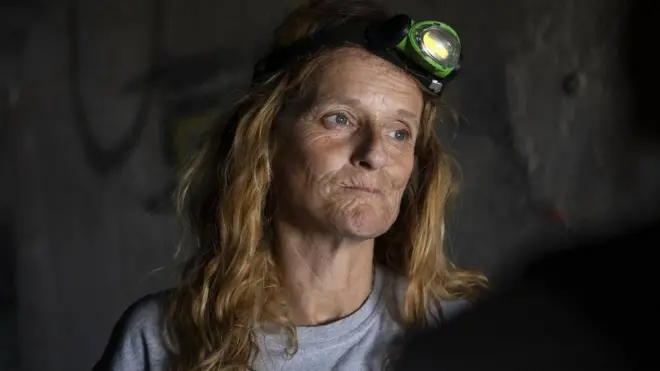 Beverly en el túnel en el que vive en Las Vegas, Nevada, Estados Unidos, el 29 de abril de 2023.