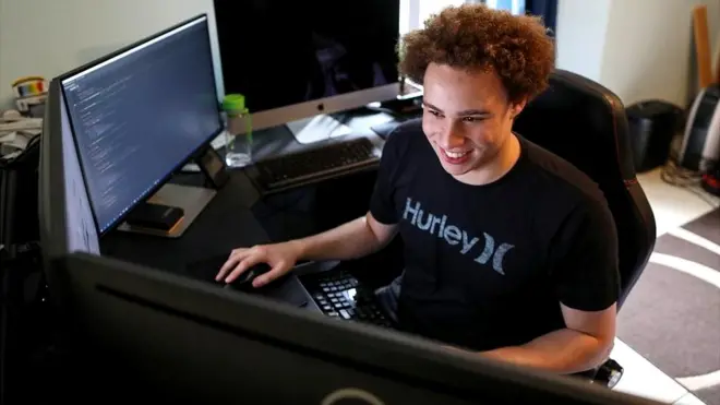Marcus Hutchins se convirtió en un héroe accidental a los 22 años al frenar la expansión del virus WannaCry.