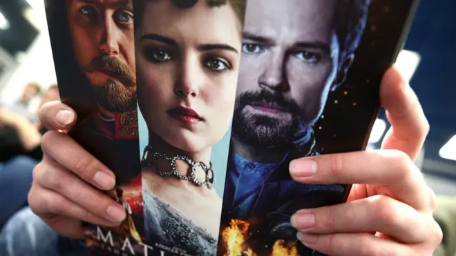 Вокруг не вышедшего фильма продолжает раскручиваться грандиозный скандал