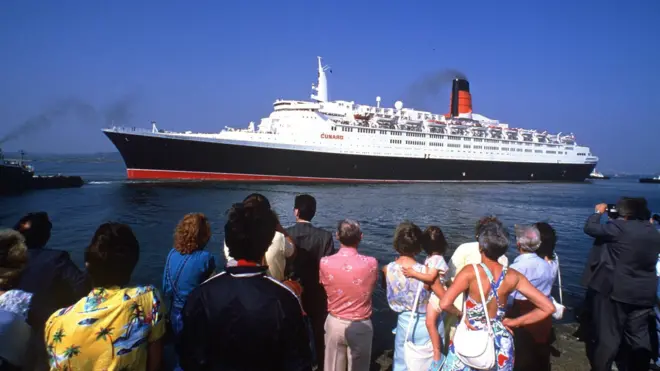 QE2 in Southampton, 1987