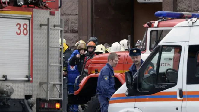 Спасатели на месте происшествия