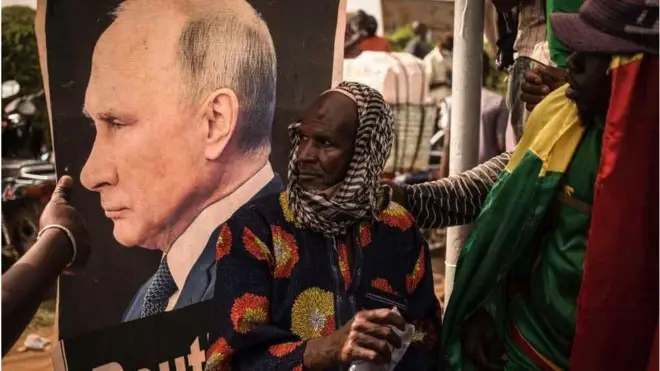 Di Russian influence operation for Mali don dey very successful so far