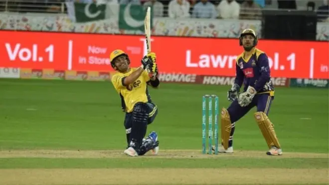 کامران اکمل د تمیم اقبال په ملګرتیا ۳۸ منډې وکړې