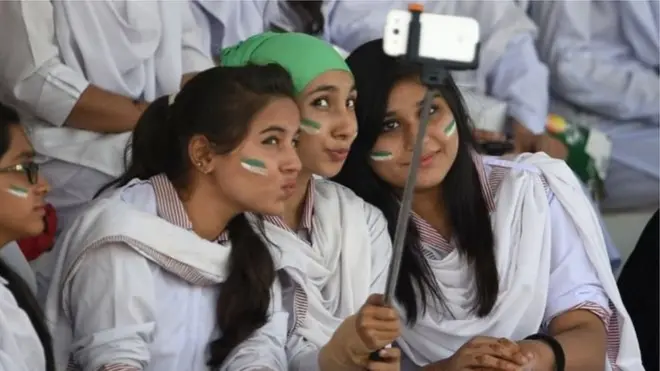 دغه اصول د متوسط قشر یا ځینې اشرافو نجونو ته هم ورزده کېږي