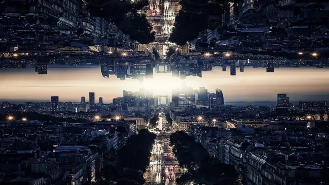 No hay ninguna evidencia de la existencia de universos paralelos, dice Hamuy. Es solo una muy buena teoría.