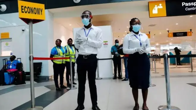 Des mesures sont prises dans les aéroports pour enrayer la propagation du Covid-19