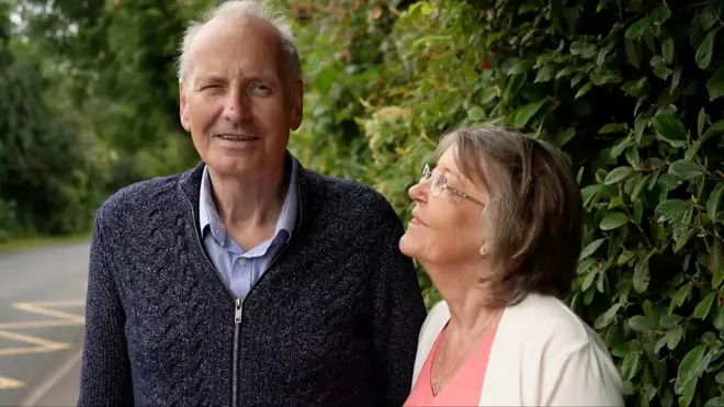 Dave Smith com a mulher, Lynda