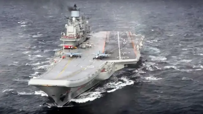 Авіаносець "Адмірал Кузнєцов" очолює російську морську флотилію